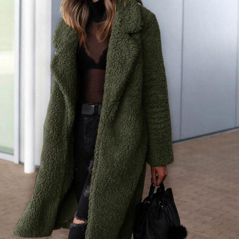 Damski płaszcz futrzany długości do kolana