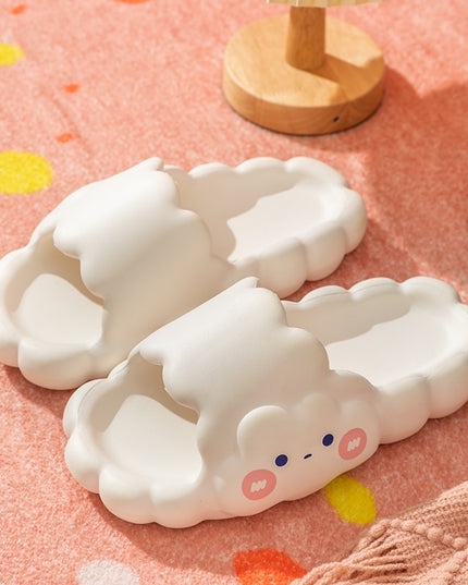 Klapki na platformie z motywem chmurki