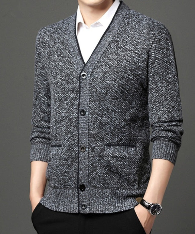 Męski sweter typu kardigan z melanżowej tkaniny zapinany na guziki