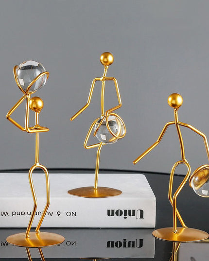 Figurka dekoracyjna ludzik złoty wysokość 19-25 cm