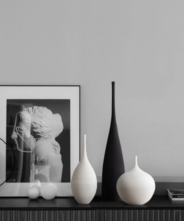 Wazon ceramiczny minimalistyczny ze zwężoną górą