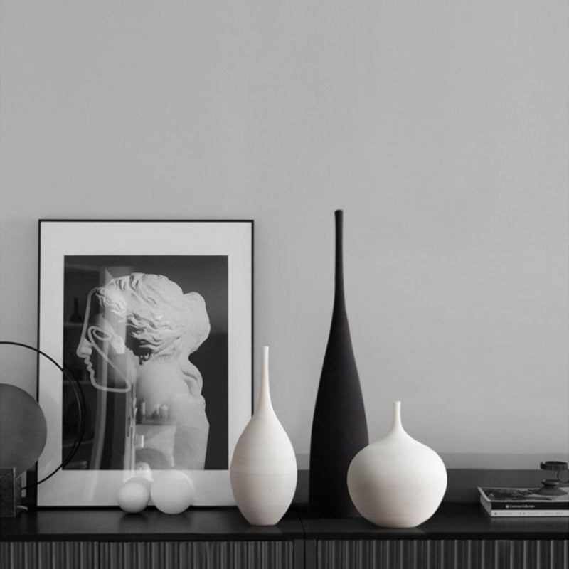 Wazon ceramiczny minimalistyczny ze zwężoną górą