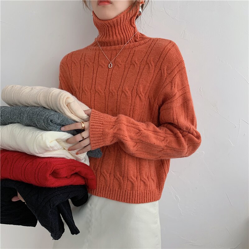 Damski sweter teksturowany z golfem