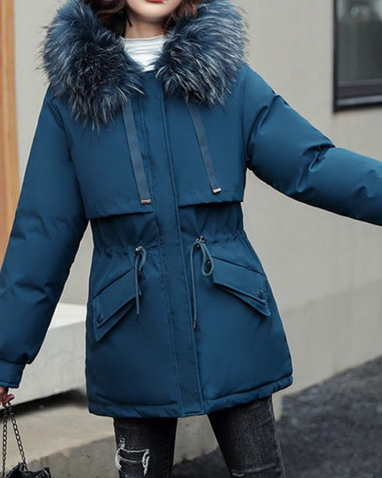 Damska kurtka zimowa o kroju parki z futrzanym kapturem