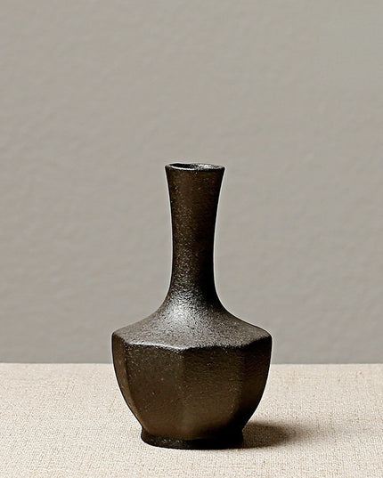 Wazon dekoracyjny elegancki w ciemnych kolorach