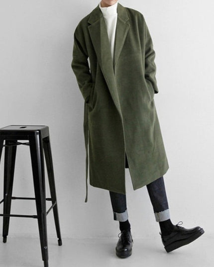 Męski klasyczny zimowy płaszcz o prostym kroju z wiązaniem