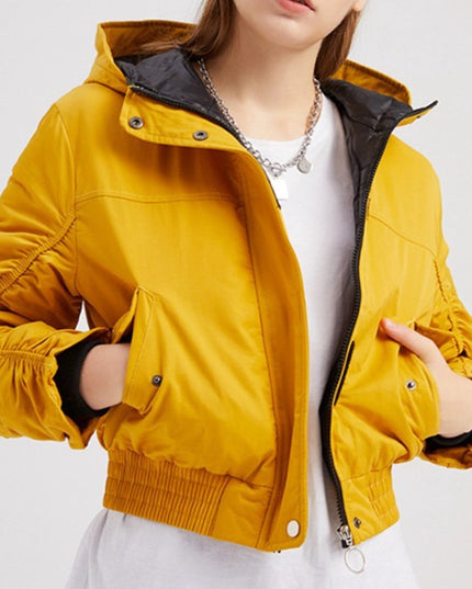 Damska kurtka przejściowa o długości crop z kapturem