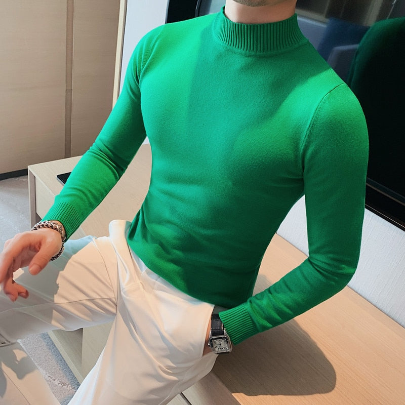 Męski sweter typu golf o dopasowanym kroju