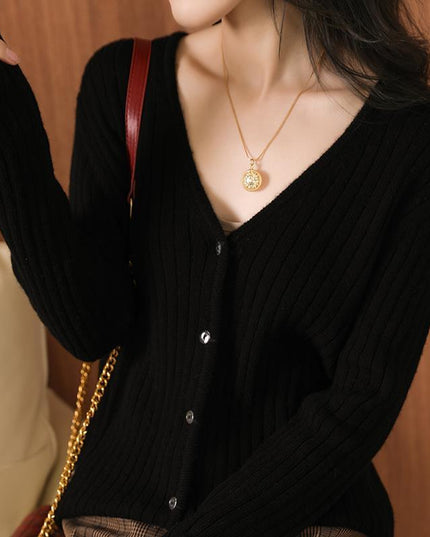 Damski sweter zapinany na guziki prążkowany typu kardigan