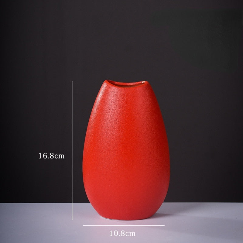 Wazon ceramiczny w czerwonym kolorze