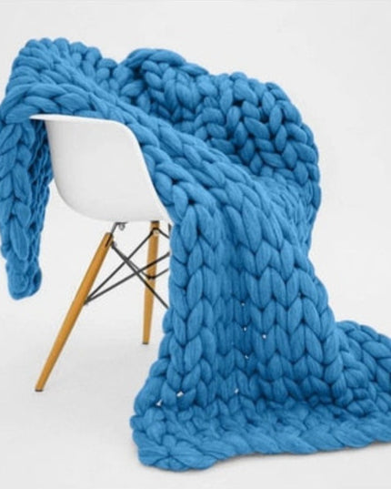 Pleciony koc sweterkowy ręcznie dziergany