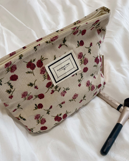 Kosmetyczka podróżna w kwiaty