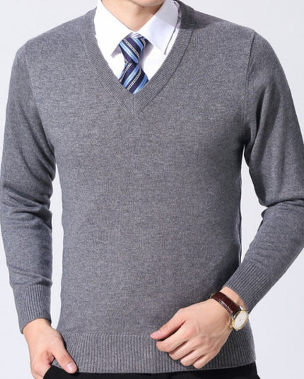 Męski sweter z dekoltem w serek o dopasowanym kroju