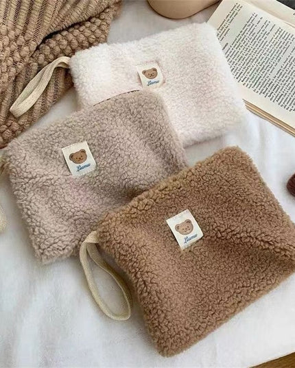 Kosmetyczka pluszowa z uchwytem