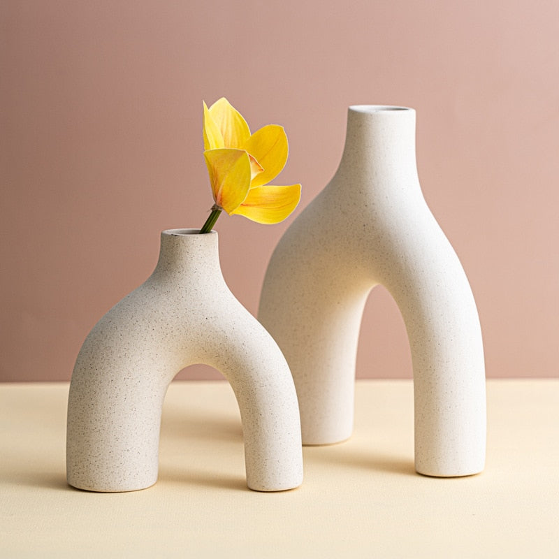 Wazon ceramiczny półkole w kremowym kolorze