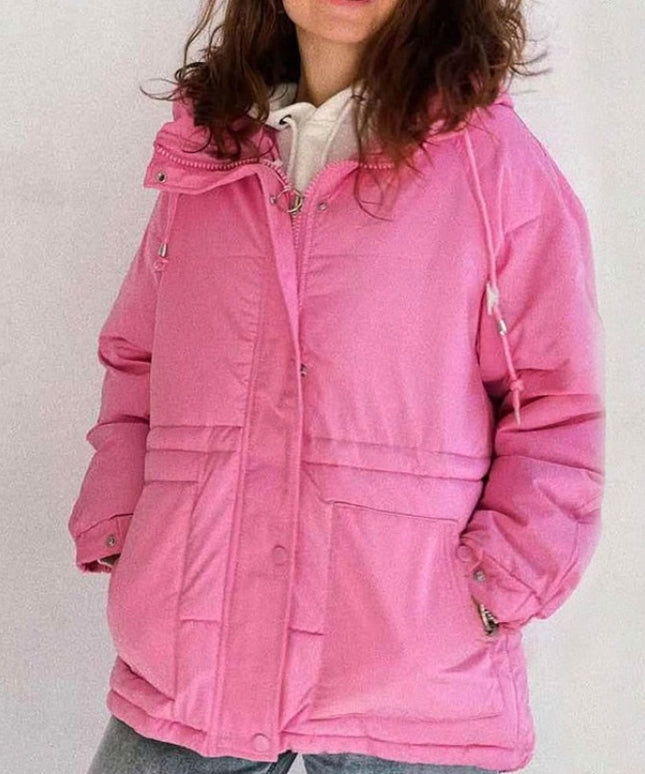 Damska kurtka zimowa taliowana z kapturem