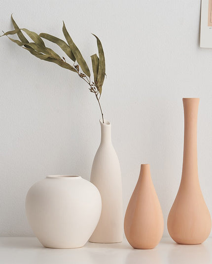 Wazon ceramiczny w jasnych kolorach reguralne kształty