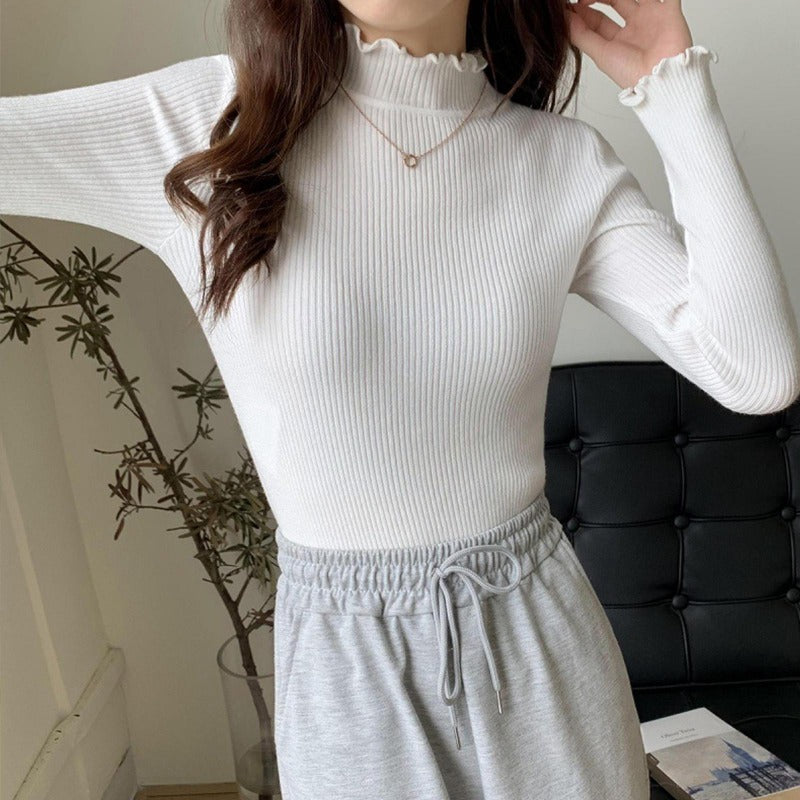 Damski sweter prążkowany z golfem zakończonym falbanką