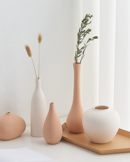 Wazon ceramiczny w pomarańczowym kolorze