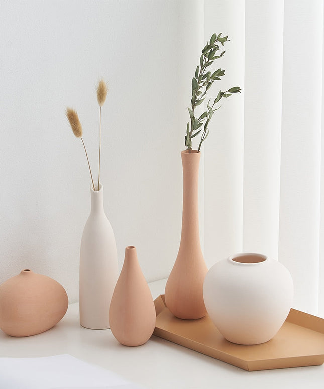 Wazon ceramiczny w pomarańczowym kolorze