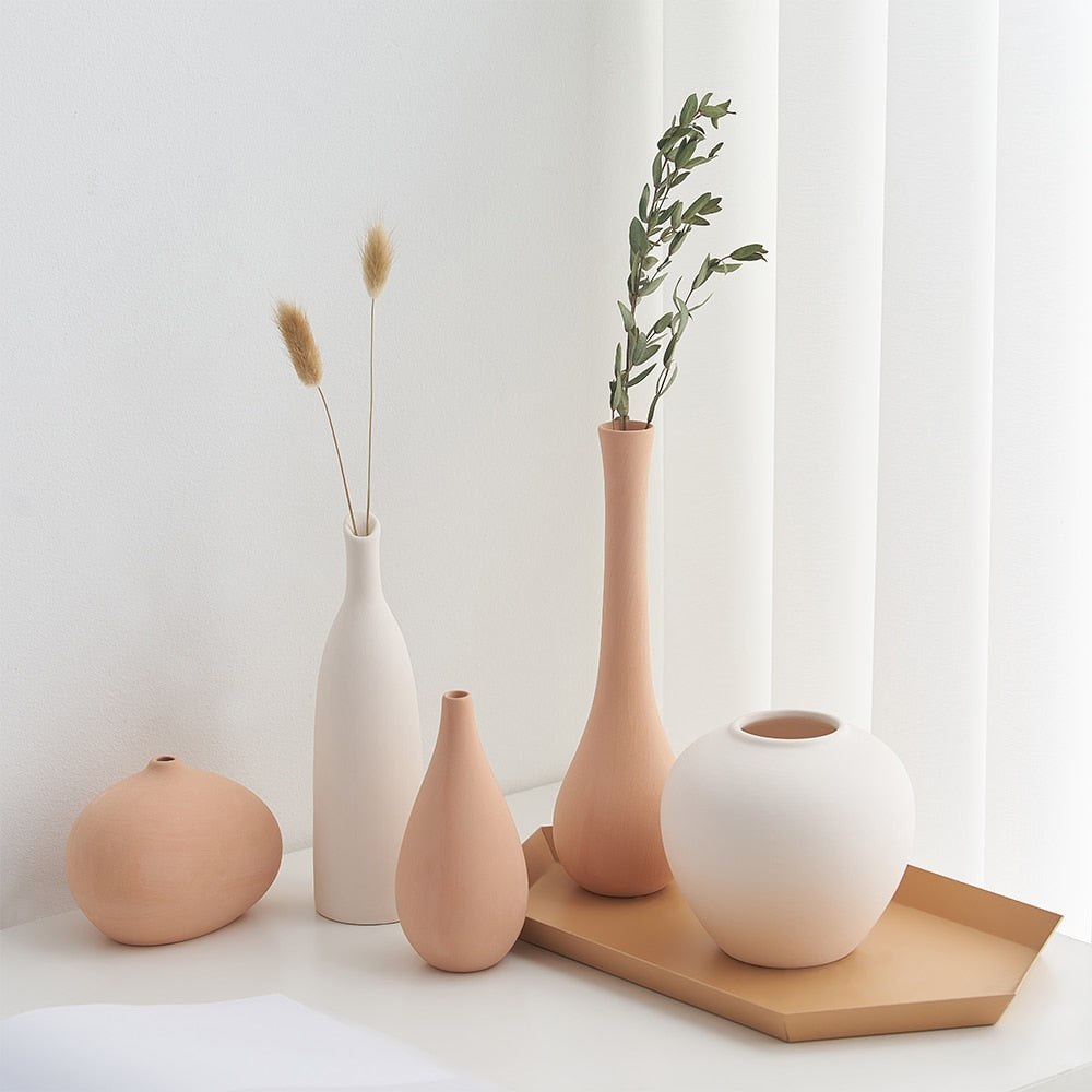 Wazon ceramiczny w pomarańczowym kolorze