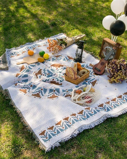 Ozdobny pled w azteckie wzory