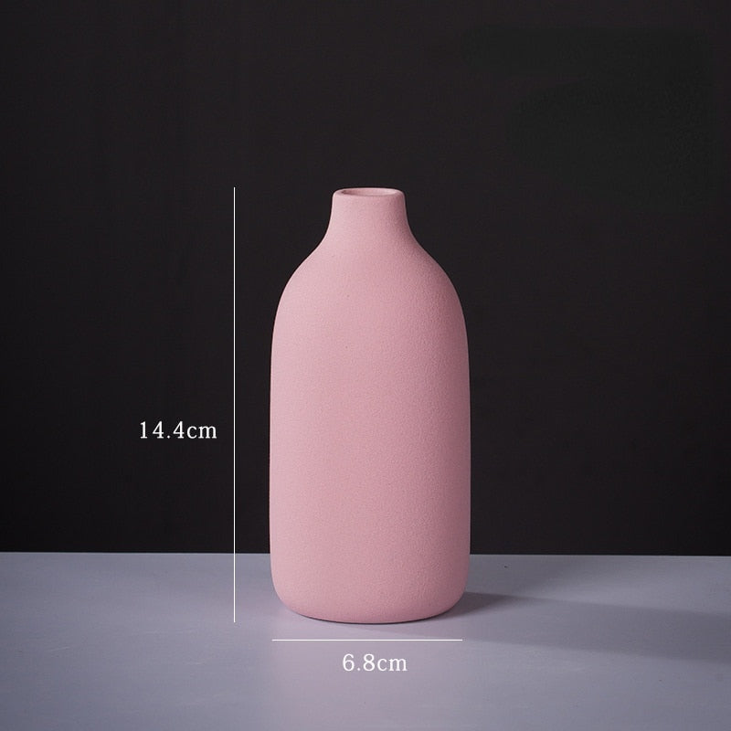 Wazon ceramiczny w różowym kolorze