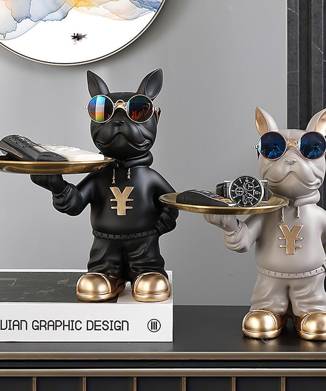 Figurka funkcjonalna ze złotymi dodatkami