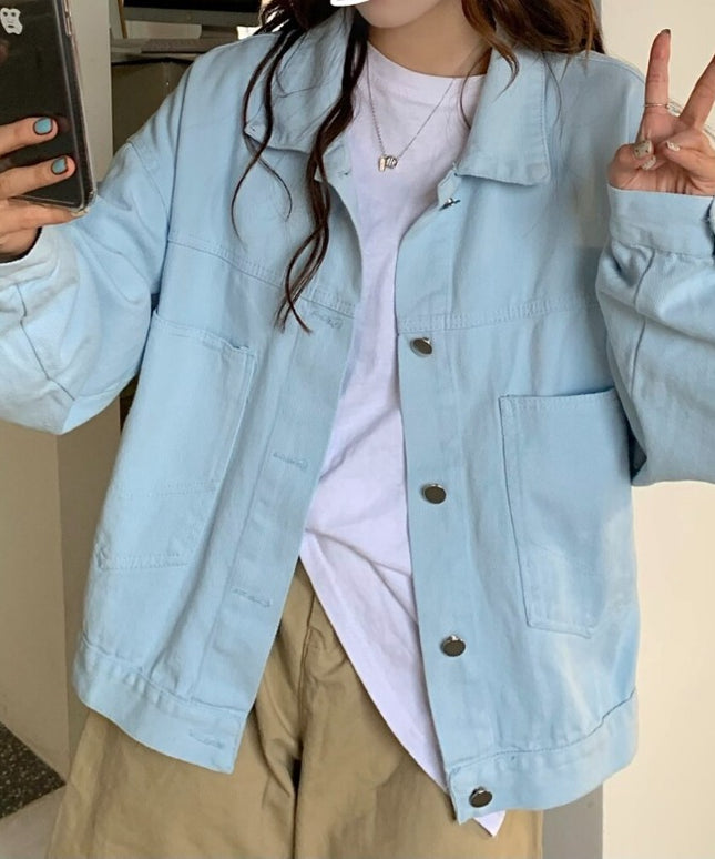 Damska kurtka jeansowa klasyczna o luźnym kroju