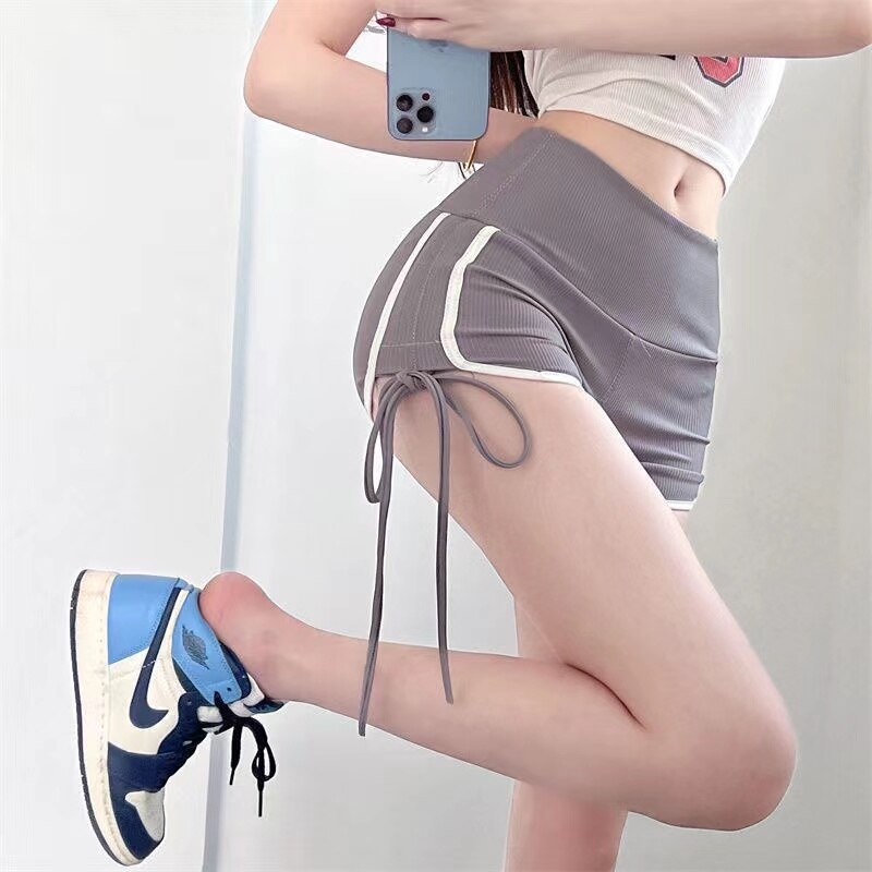 Damskie szorty z wiązaniem po bokach