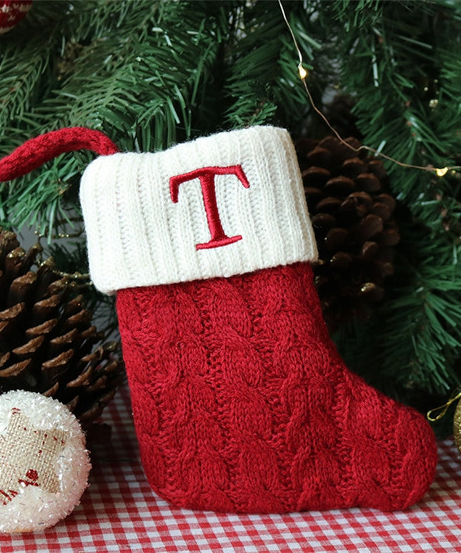 Świąteczna ozdoba wisząca w postaci skarpety z literą T