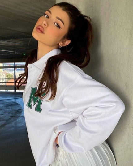 Damska bluza oversize z kołnierzykiem w amerykańskim stylu