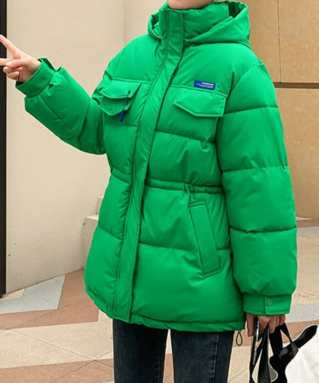 Damska kurtka zimowa taliowana z kapturem