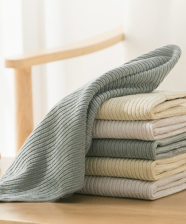 Ręcznik kuchenny prążkowany w jasnych kolorach