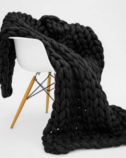 Pleciony koc sweterkowy ręcznie dziergany