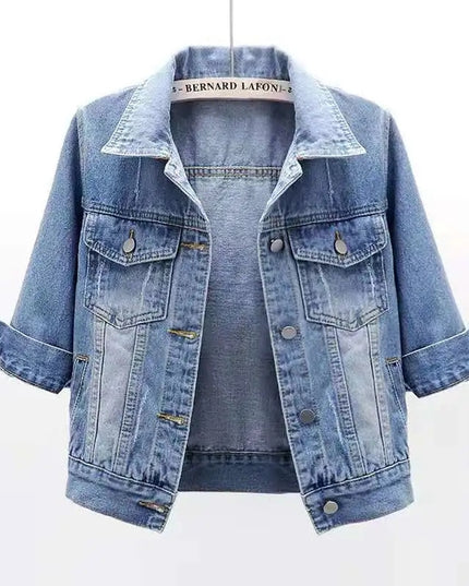 Damska kurtka jeansowa krótka o luźnym kroju