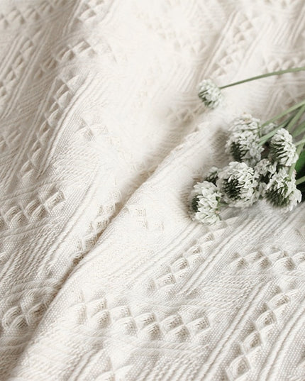 Koc narzuta na łóżko z frędzlami