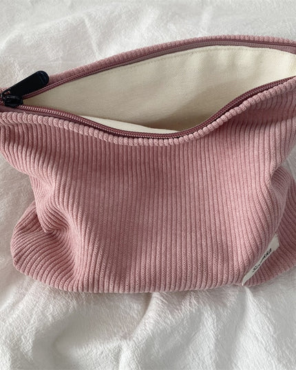 Kosmetyczka sztruksowa w jasnych kolorach