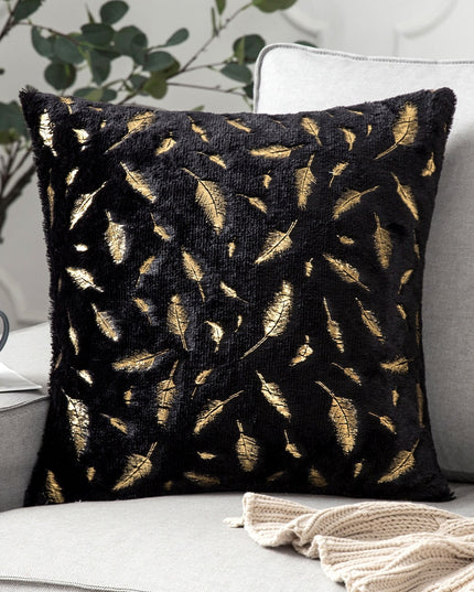 Poszewka na poduszkę futrzana ze złotym motywem