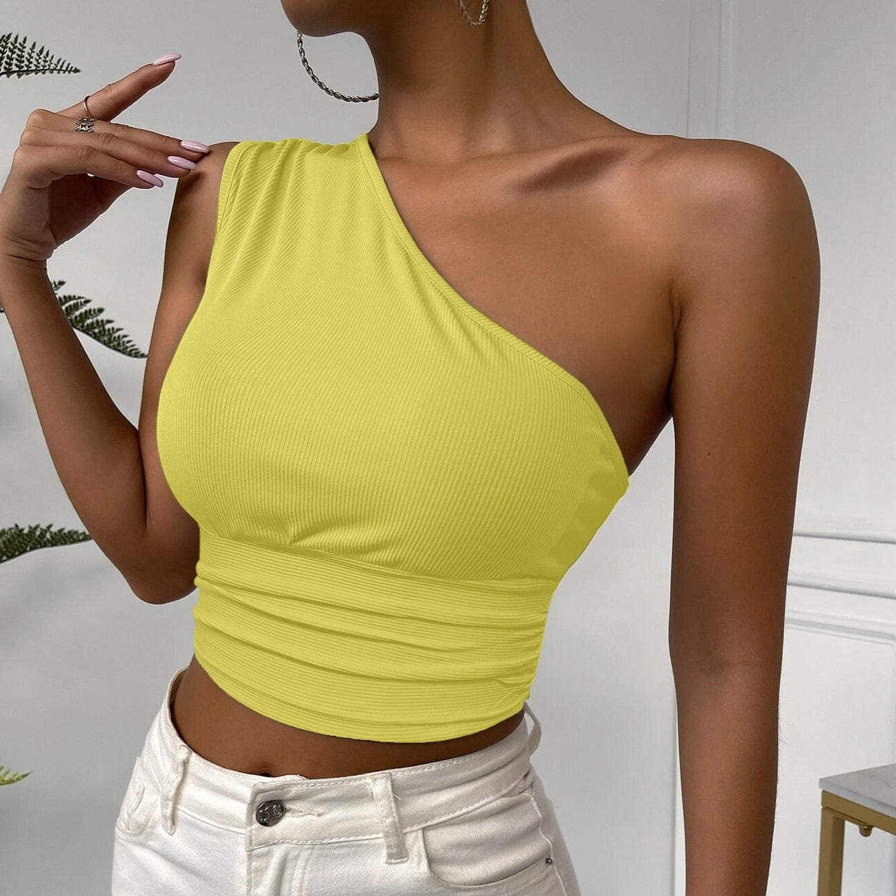 Damski crop top na jedno ramię