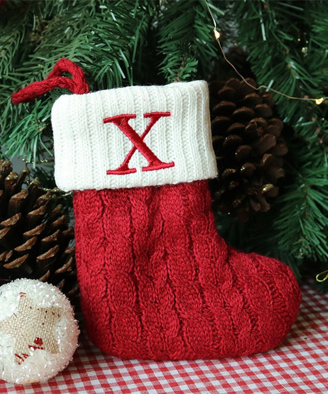 Świąteczna ozdoba wisząca w postaci skarpety z literą X