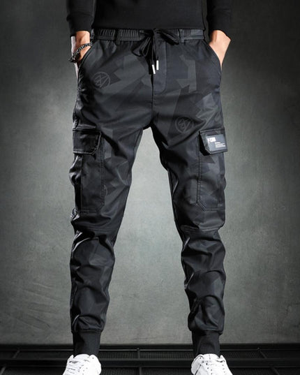 Męskie spodnie cargo we wzór moro ze ściągaczmi