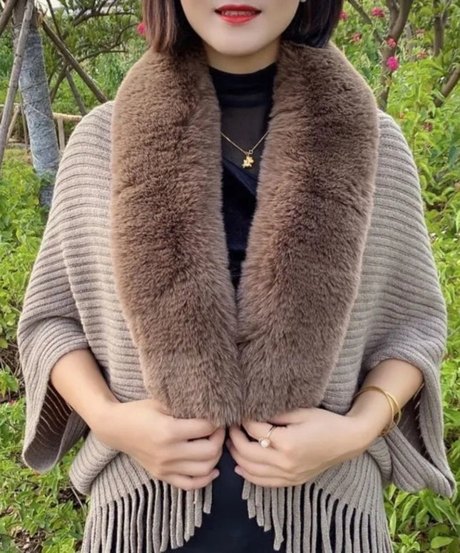 Damski sweter typu ponczo ze sztucznym futerkiem