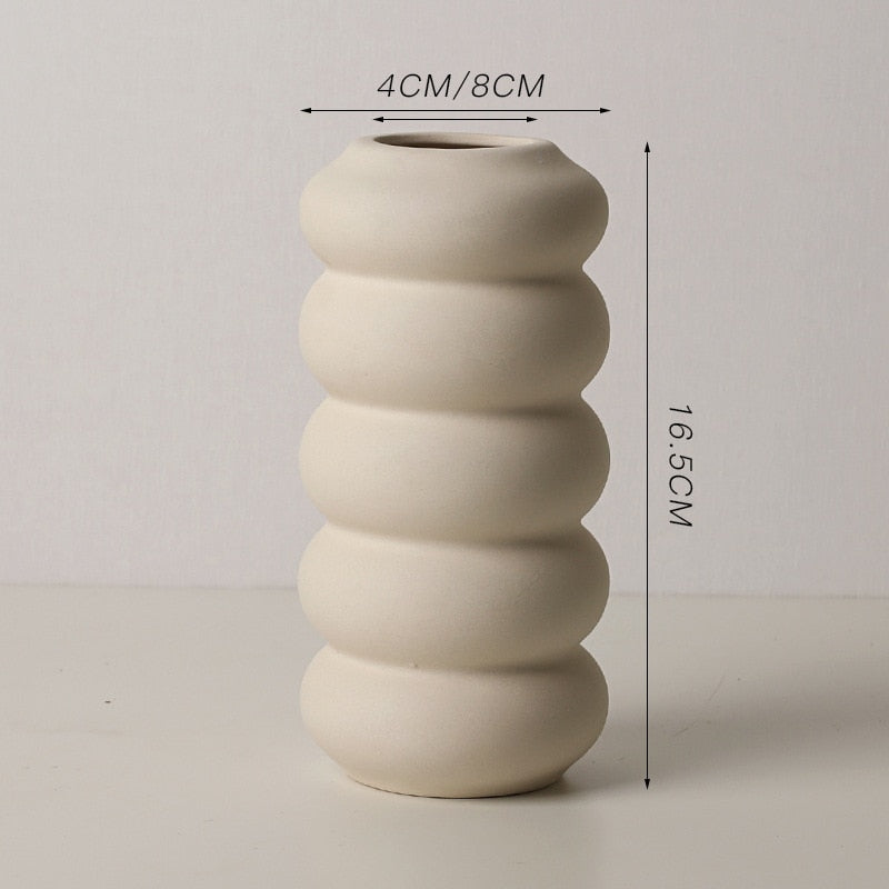 Wazon ceramiczny minimalistyczny w jasnych kolorach