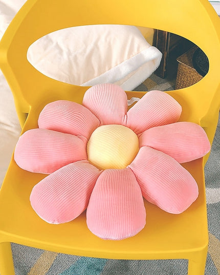 Poduszka dekoracyjna w kształcie stokrotki w jasnych kolorach