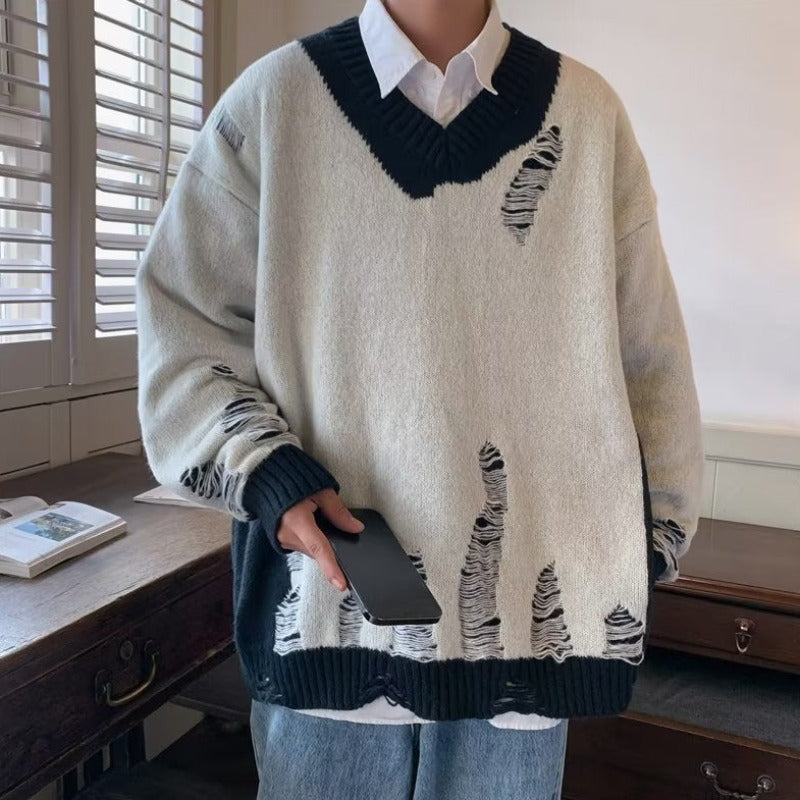 Męski sweter z dekoltem w serek o kroju oversize z przetarciami