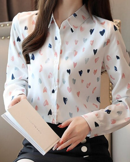 Damska klasyczna koszula ze wzorem w serca