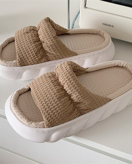 Klapki na podwyższonej platformie