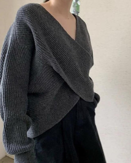 Damski sweter dziergany astymetryczny z bufiastymi rękawami