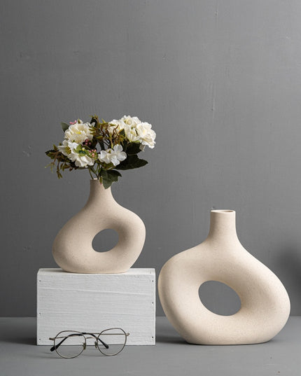 Wazon ceramiczny okrągły z wycięciem w środku